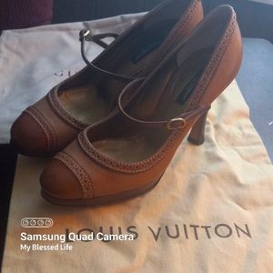 Dolce&Gabana Brown Italian Leather Mary Jane Pumps. 3"heel. Size 35 1/2. Mint